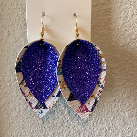Sparkly purple faux leather earrings! - Picture 5 of 5